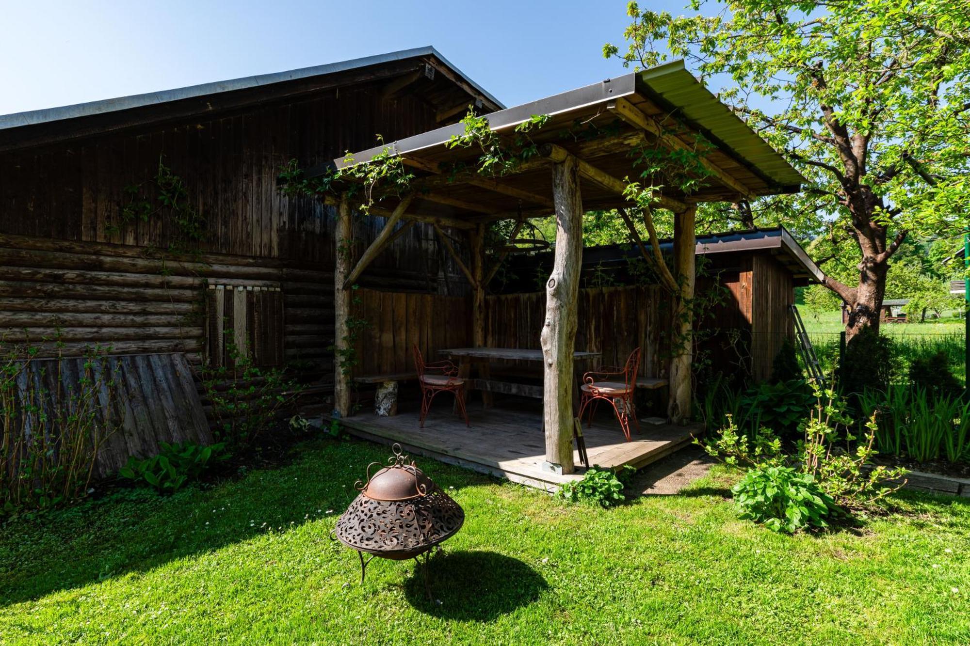 House, Garden And A Green Cat 블레드 외부 사진